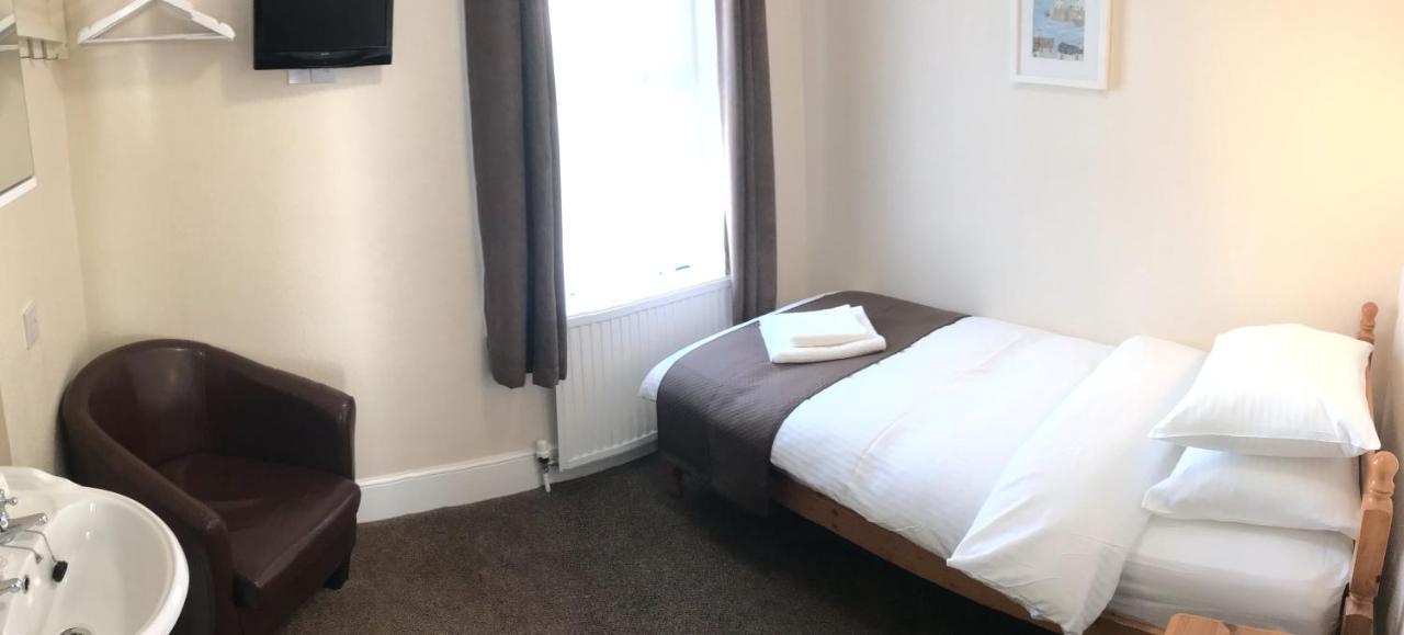 Trevellis Bed And Breakfast Newquay  Exterior photo